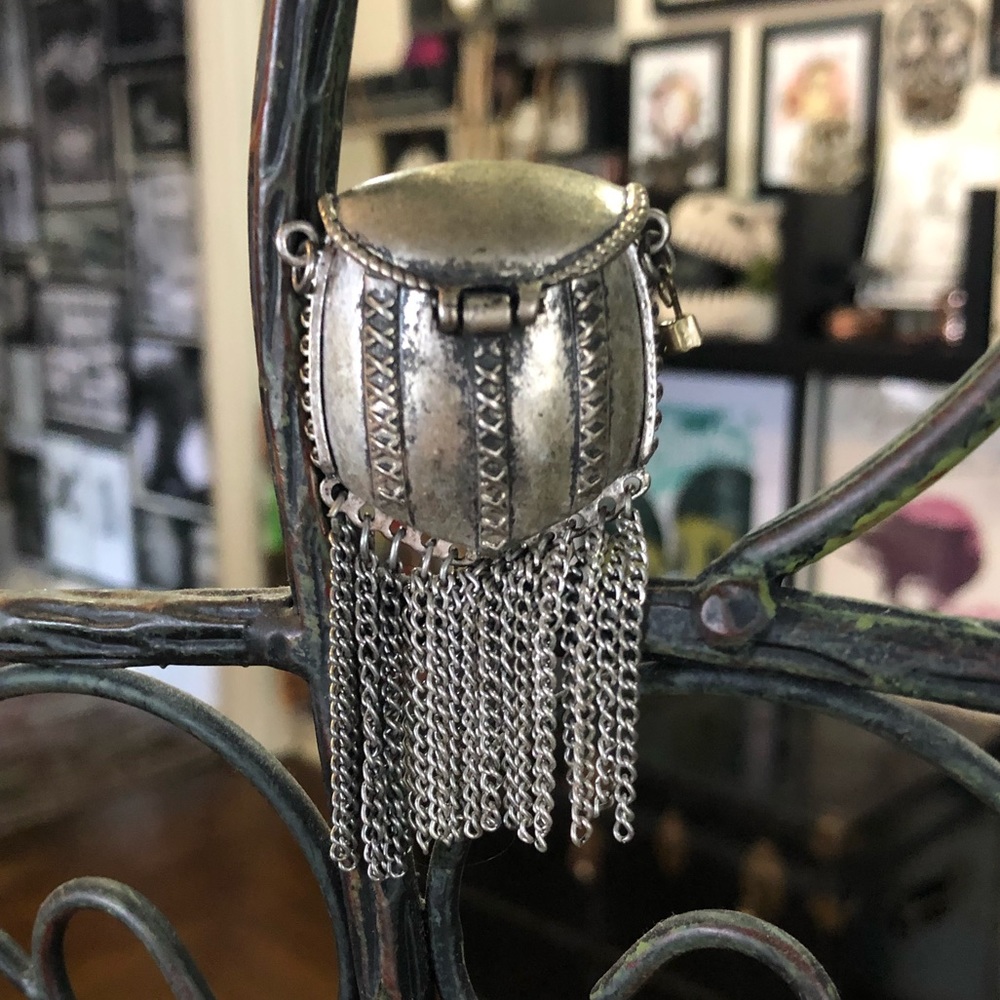 Silver Pendant Locket - Picture 3 of 3